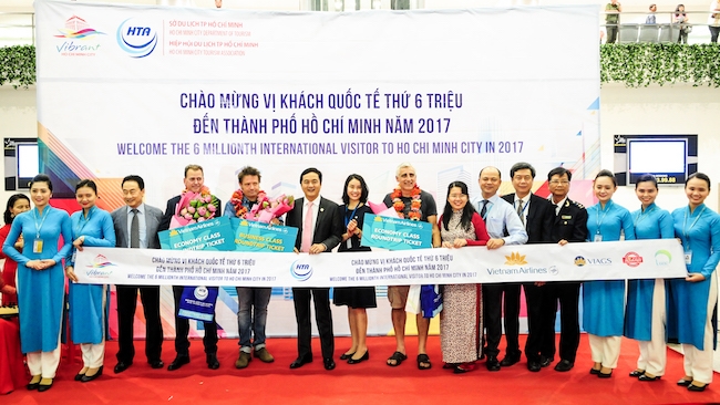 TP.HCM và Vietnam Airlines đẩy mạnh phát triển du lịch