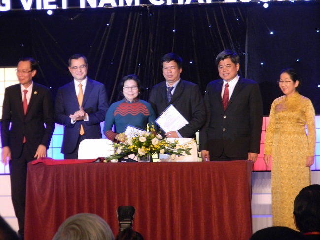 Các doanh nghiệp tưng bừng đón nhận danh hiệu Hàng Việt Nam chất lượng cao 2018 3