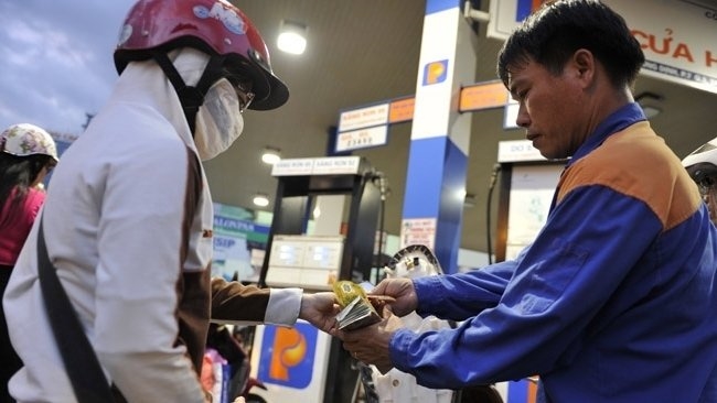 Giá xăng dầu tiếp tục giảm mạnh