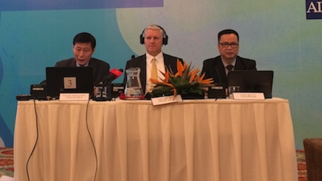 ADB hạ dự báo tăng trưởng kinh tế Việt Nam xuống 6,9%