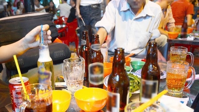 'Doanh số các hãng bia rượu sẽ không quá ảm đạm dịp Tết Canh Tý'