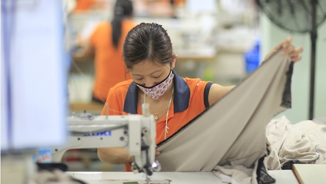 Gần 80% nhà máy dệt may không tuân thủ giờ làm thêm
