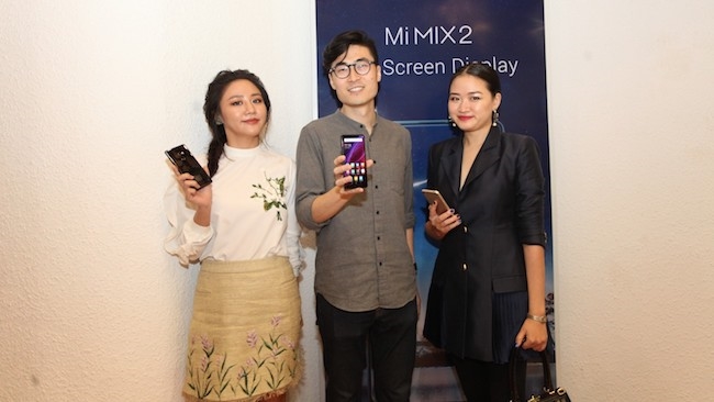 Xiaomi ra mắt Mi MIX 2