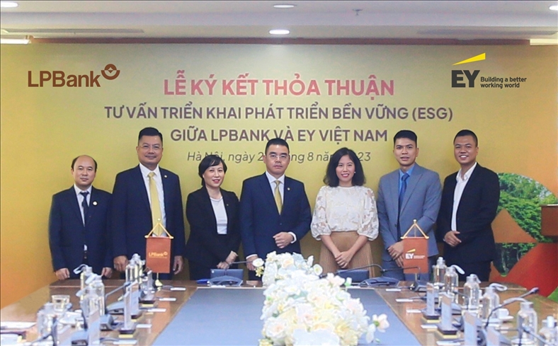 LPBank hợp tác với EY Việt Nam xây dựng lộ trình phát triển bền vững