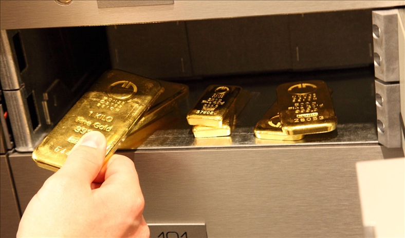 USD tăng mạnh khiến giá vàng chạm đáy 6 tuần qua