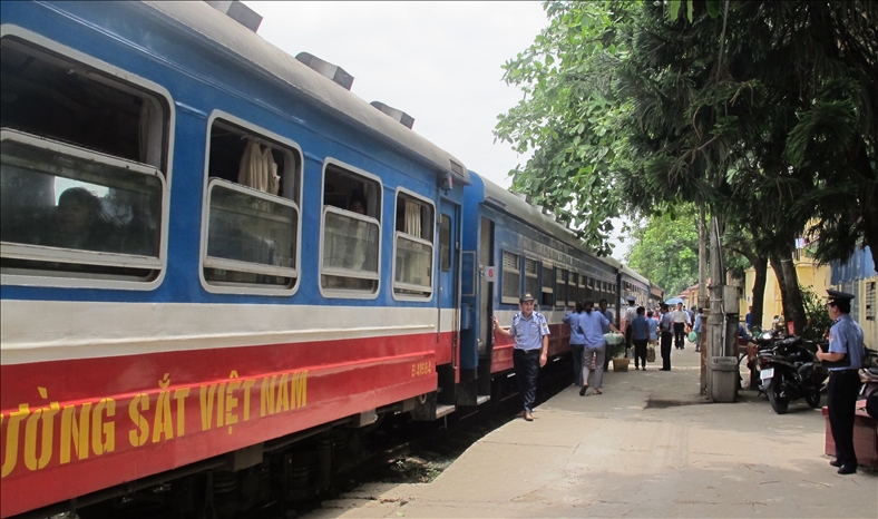 Đường sắt Việt Nam chính thức mở bán vé tàu Tết Mậu Tuất