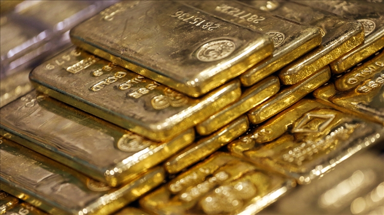 Vàng được tiếp sức bởi USD giảm và dầu thô tăng giá