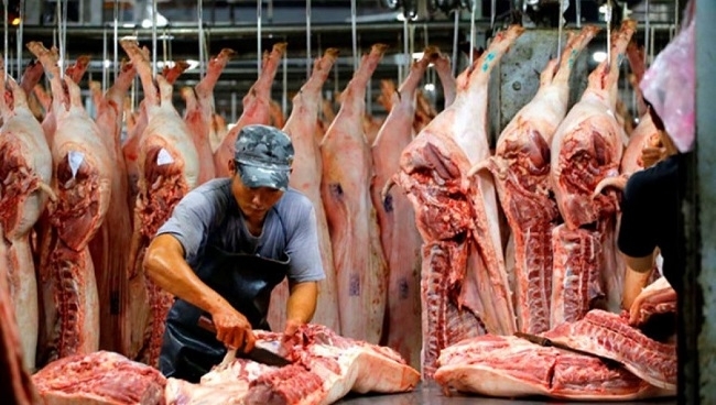 Phó Thủ tướng đề xuất tăng nhập khẩu thịt lợn để bình ổn giá