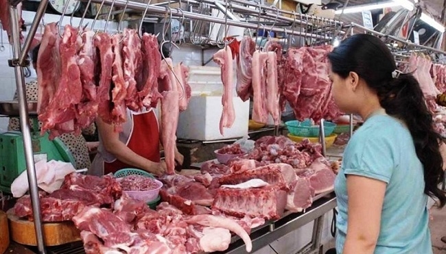 Giá thịt lợn tiếp tục tăng cao
