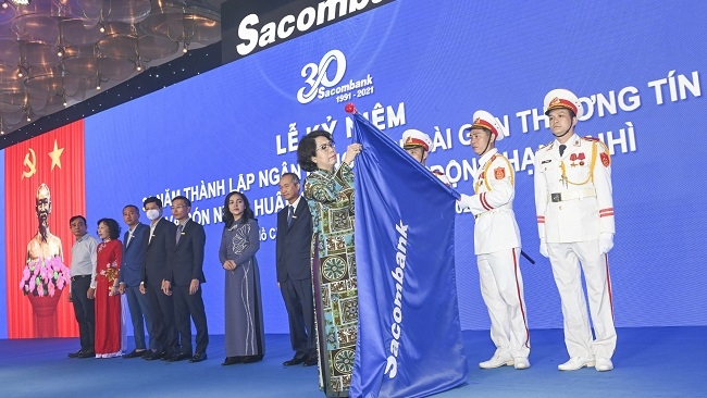 Sacombank nhận huân chương Lao động hạng nhì nhân dịp kỷ niệm 30 năm thành lập
