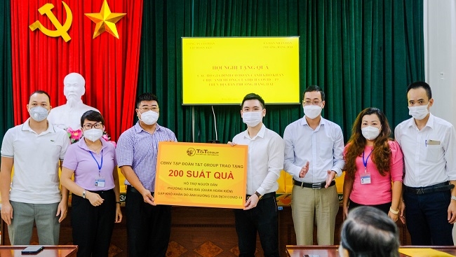 T&T Group tặng 3.000 suất quà cho người dân Hà Nội gặp khó do Covid-19