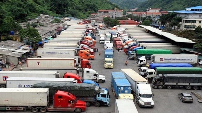 Trung Quốc dừng nhập khẩu hàng qua cửa khẩu Kim Thành, Lào Cai