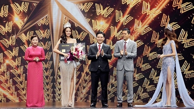 Nam A Bank trao thưởng đặc biệt cho tân Hoa hậu Hoàn vũ Việt Nam