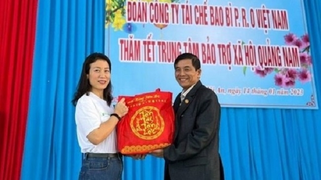 PRO Việt Nam mang Tết đến với nhiều hoàn cảnh khó khăn tại Quảng Nam