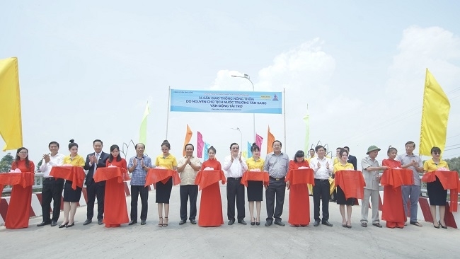 Nam A Bank tặng 10 tỷ đồng xây cầu giao thông tại tỉnh Long An