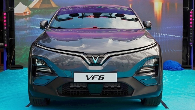 VinFast ra mắt mẫu SUV điện VF 6 dành cho gia đình Việt