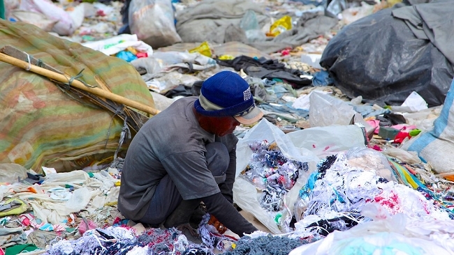 Xây dựng 'chỗ đứng' cho người đồng nát, ve chai trong bức tranh ô nhiễm nhựa toàn cầu