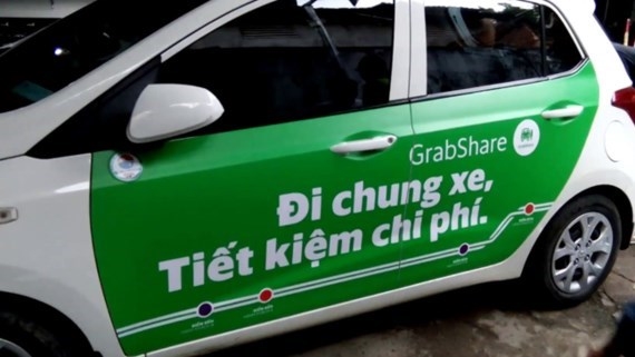 Chính thức cấm dịch vụ đi chung xe của Uber và Grab