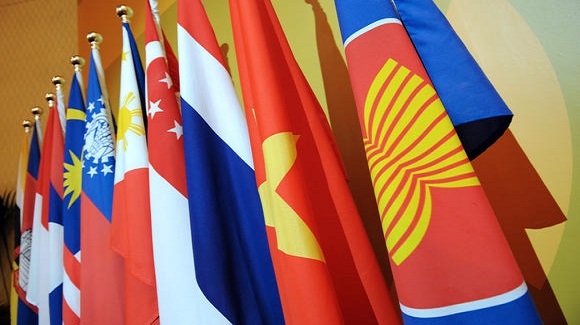 Các bộ trưởng ASEAN thúc đẩy đàm phán hợp tác thương mại