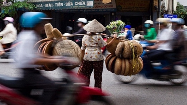 Việt Nam sẽ tăng thêm 240.000 người nghèo nếu tăng thuế VAT