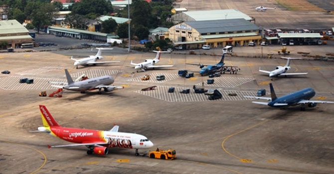 Vietjet Air tạm dừng khai thác một số chuyến bay do bão số 4