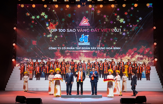 Tập đoàn Xây dựng Hòa Bình được vinh danh Top 100 Sao Vàng Đất Việt 2021