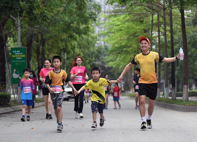 Gần 4.000 người tham gia giải chạy Ecopark 2