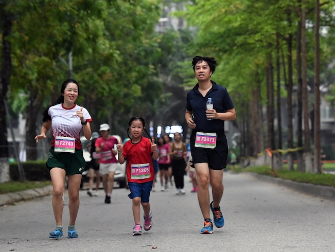Gần 4.000 người tham gia giải chạy Ecopark 3