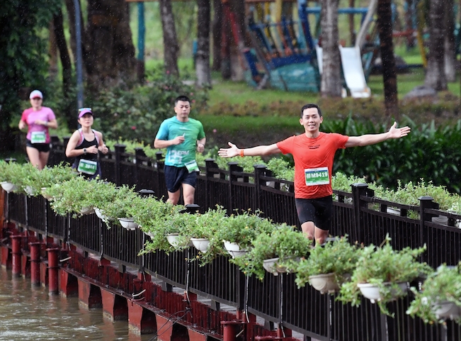 Gần 4.000 người tham gia giải chạy Ecopark 6