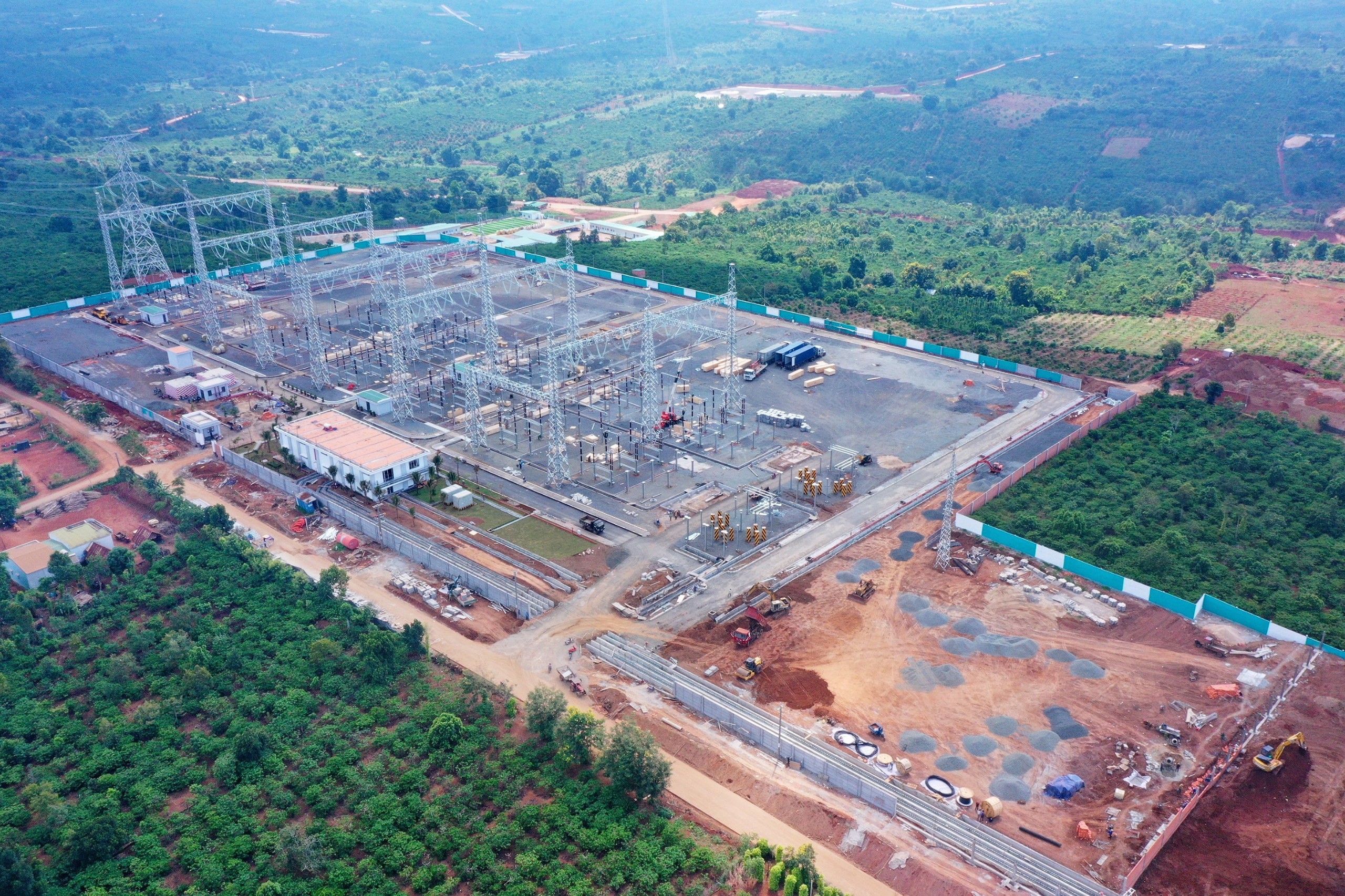 Soi tiến độ nhà máy điện gió lớn nhất Việt Nam 3