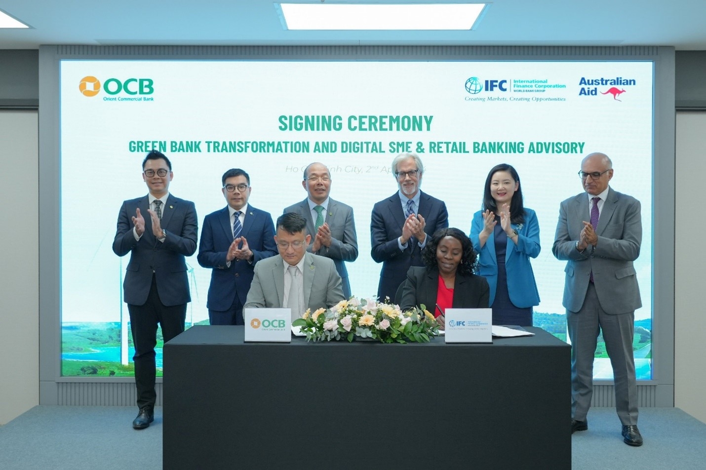 OCB và IFC ký thỏa thuận tư vấn chuyển đổi ngân hàng xanh 