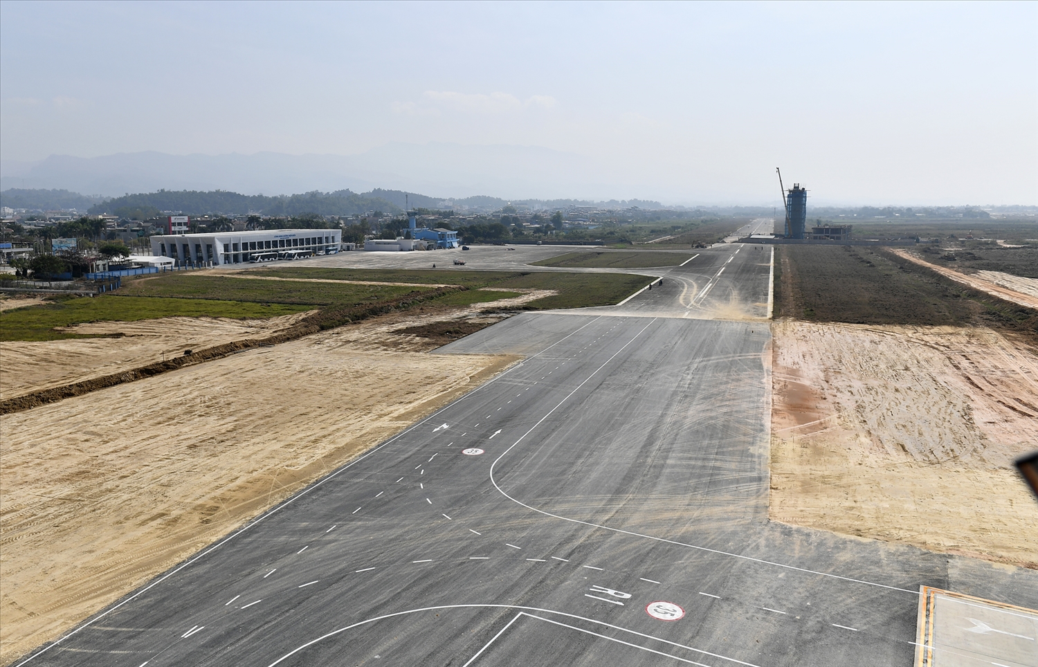 Sân bay duy nhất ở tây bắc Việt Nam sẵn sàng đón chuyến bay đầu tiên sau nâng cấp. 2