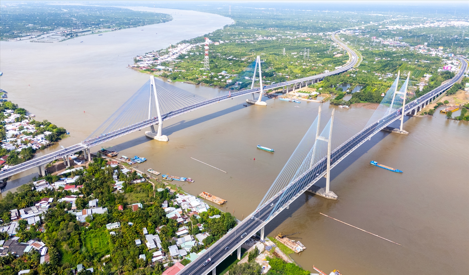 Cận cảnh cầu Mỹ Thuận 2 và cao tốc Cần Thơ - Mỹ Thuận trước ngày khánh thành. 5