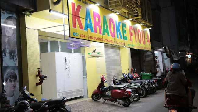 Karaoke, vũ trường, spa ở TP.HCM được mở cửa
