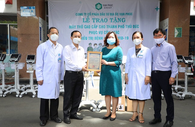 Van Phuc Group tặng 26 máy thở cho các bệnh viện tại TP. Thủ Đức 2