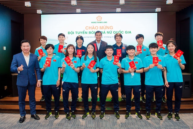Hưng Thịnh Land trao thưởng 2 tỷ đồng cho đội tuyển bóng đá nữ 2