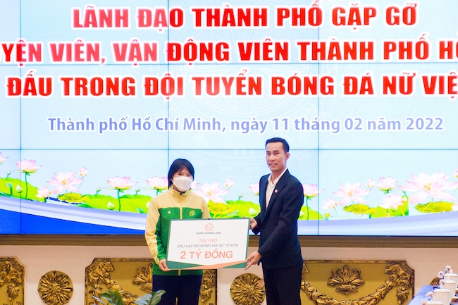 Hưng Thịnh Land trao thưởng 2 tỷ đồng cho đội tuyển bóng đá nữ 3