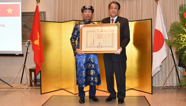 Hoàng Gia Nhật Bản trao Huân chương Mặt trời Mọc cho TS. Phan Hữu Thắng