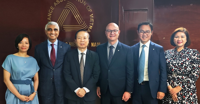 CEO Manulife Châu Á cam kết đầu tư lâu dài vào Việt Nam