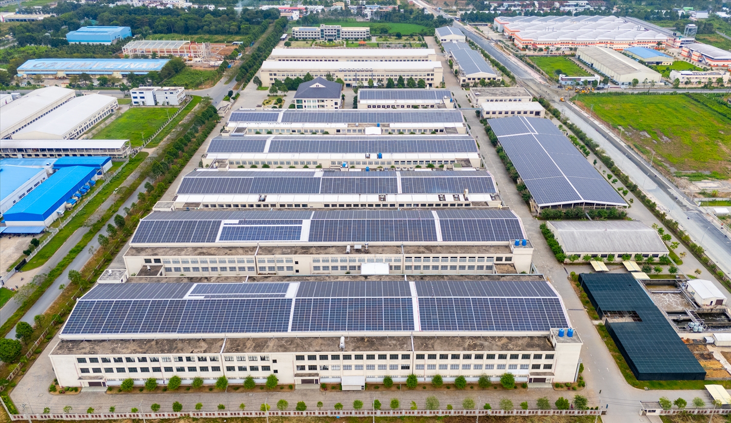 Doanh nghiệp loay hoay với điện mặt trời mái nhà khu công nghiệp