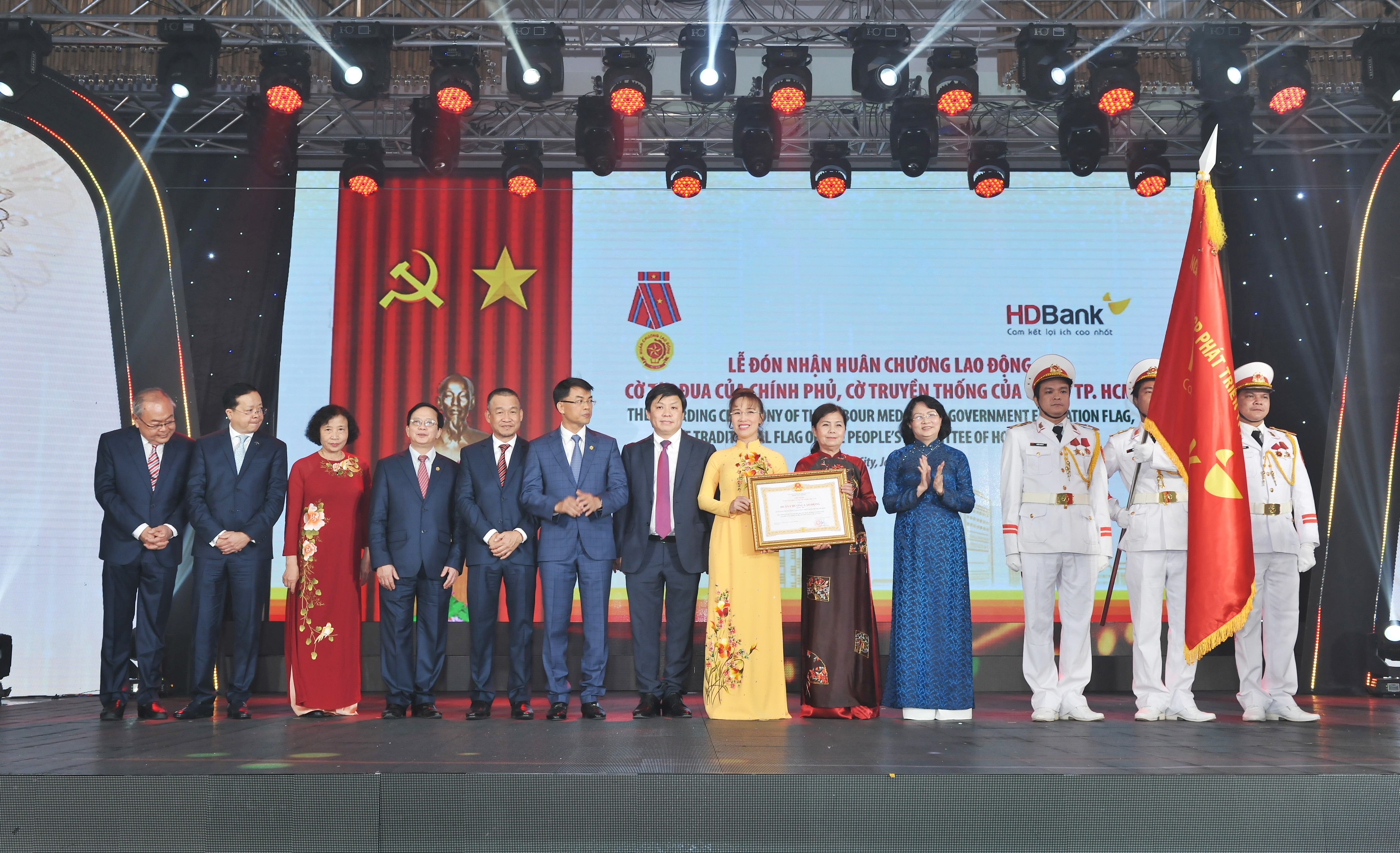 HDBank đón Huân chương lao động nhân kỷ niệm 30 năm thành lập