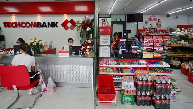 Kế hoạch mở điểm giao dịch tại siêu thị của Techcombank gặp trở ngại lớn?