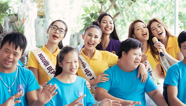 Nam A Bank cùng Tân hoa hậu hoàn vũ Việt Nam 2019 trao quà tại Mái ấm hy vọng 2