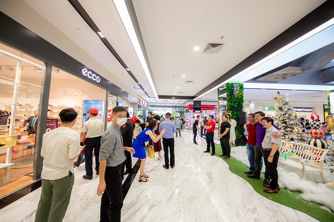Menas Mall Saigon Airport mở cửa trở lại 6