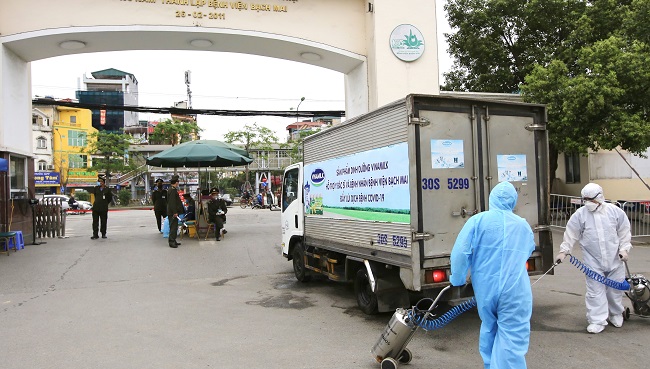 Vinamilk hỗ trợ sữa dinh dưỡng trị giá 1 tỷ đồng cho Bệnh viện Bạch Mai