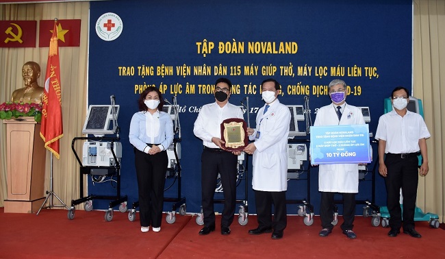 Novaland tặng thiết bị y tế cho Bệnh viện Nhân dân 115 để đẩy lùi Covid-19 1