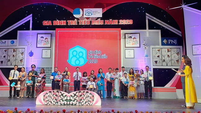 PNJ đồng hành chương trình 'Tuyên dương gia đình trẻ tiêu biểu 2020'