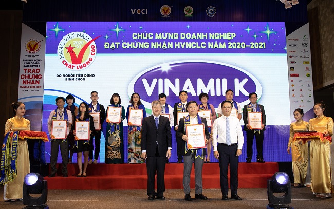 Vinamilk liên tiếp lọt Top công ty kinh doanh hiệu quả nhất Việt Nam 1