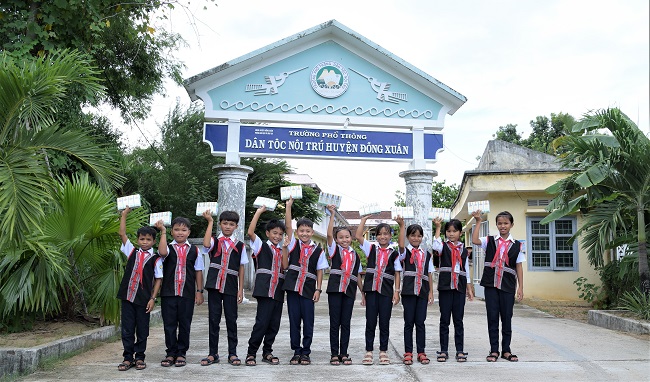 Vinamilk tặng 83.400 ly sữa cho trẻ em có hoàn cảnh khó khăn tỉnh Phú Yên 5