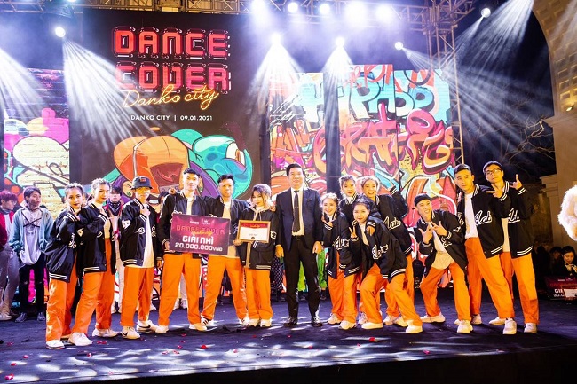 Dance cover Danko City: Bùng cháy với các vũ điệu Kpop cùng Cường seven 6